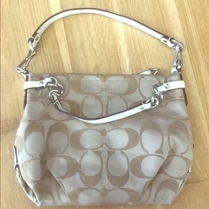 Coach shoulder bag, medium in size